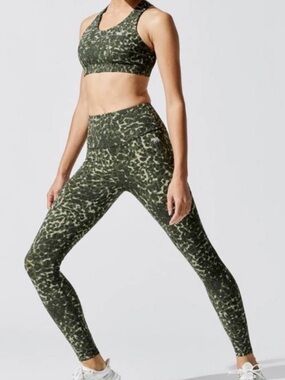 Running Bare Green Camo Sports Bra & Legging Set Size 4/6